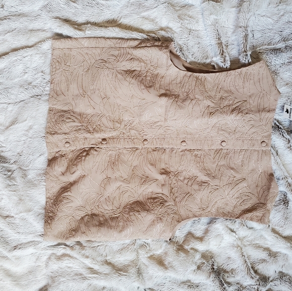 Express sleeveless top- Sz SM - Tan/Cream w/ gold - Picture 6 of 6